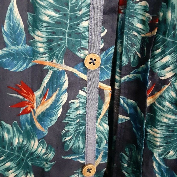 International Report Large Button Down Hawaiian, Magnum P.I. - Picture 7 of 8